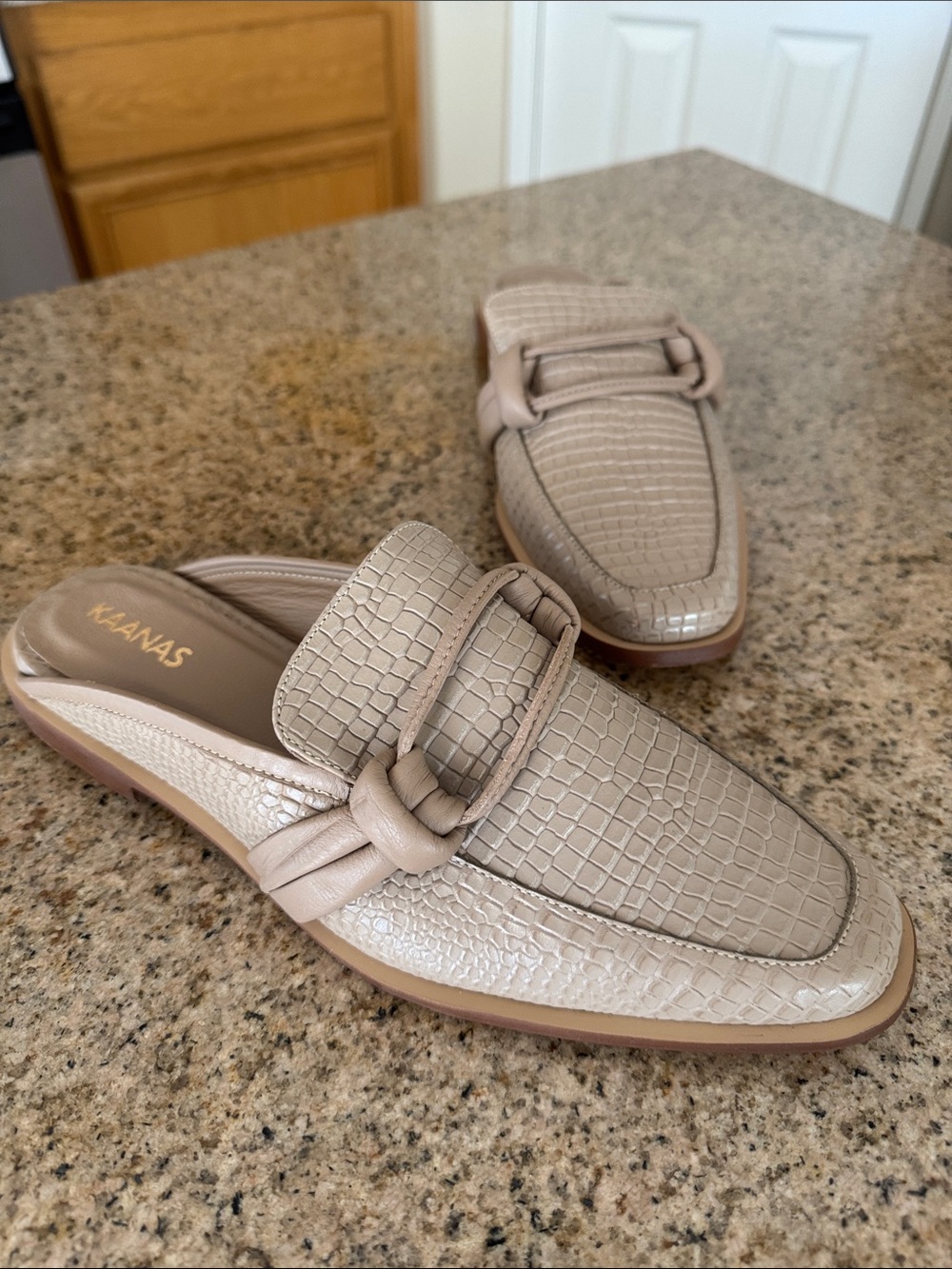 KAANAS Taupe Hemlock Croc Embossed Square Toe Mule $149 NEW no box